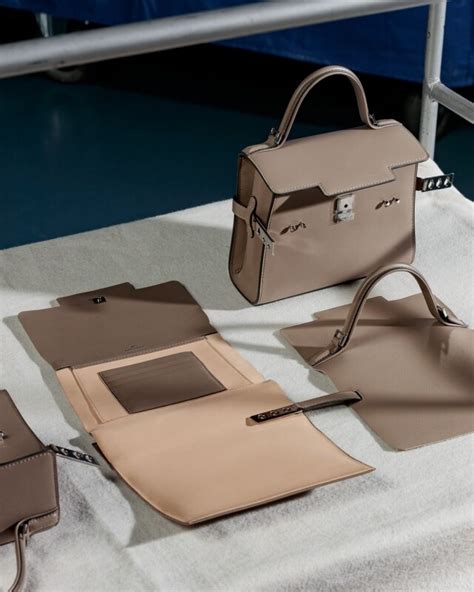 詳列 2024 Delvaux 手袋價錢！Brillant、Cool Box 熱門手袋袋款值 .